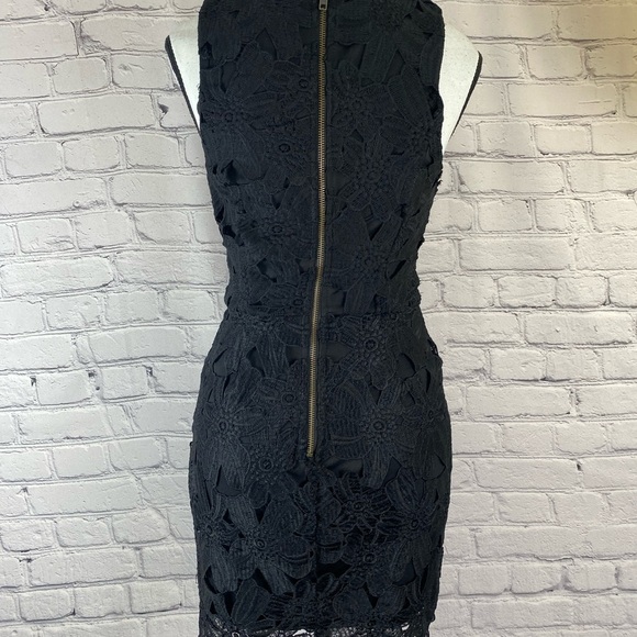 ASTR Black Floral Embroidered Mini Dress Lace size XS Boho Bodycon Sleeveless - Picture 5 of 12